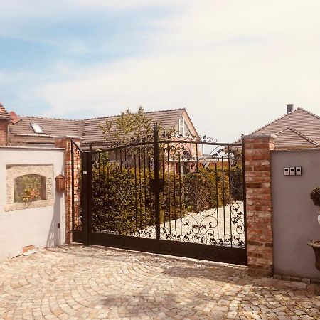Alte Schmiede Mit Sauna, Pool Und Whirpool Im Aussenbereich Schoenstes Ferienhaus Der Lausitz Elsterheide Exteriér fotografie