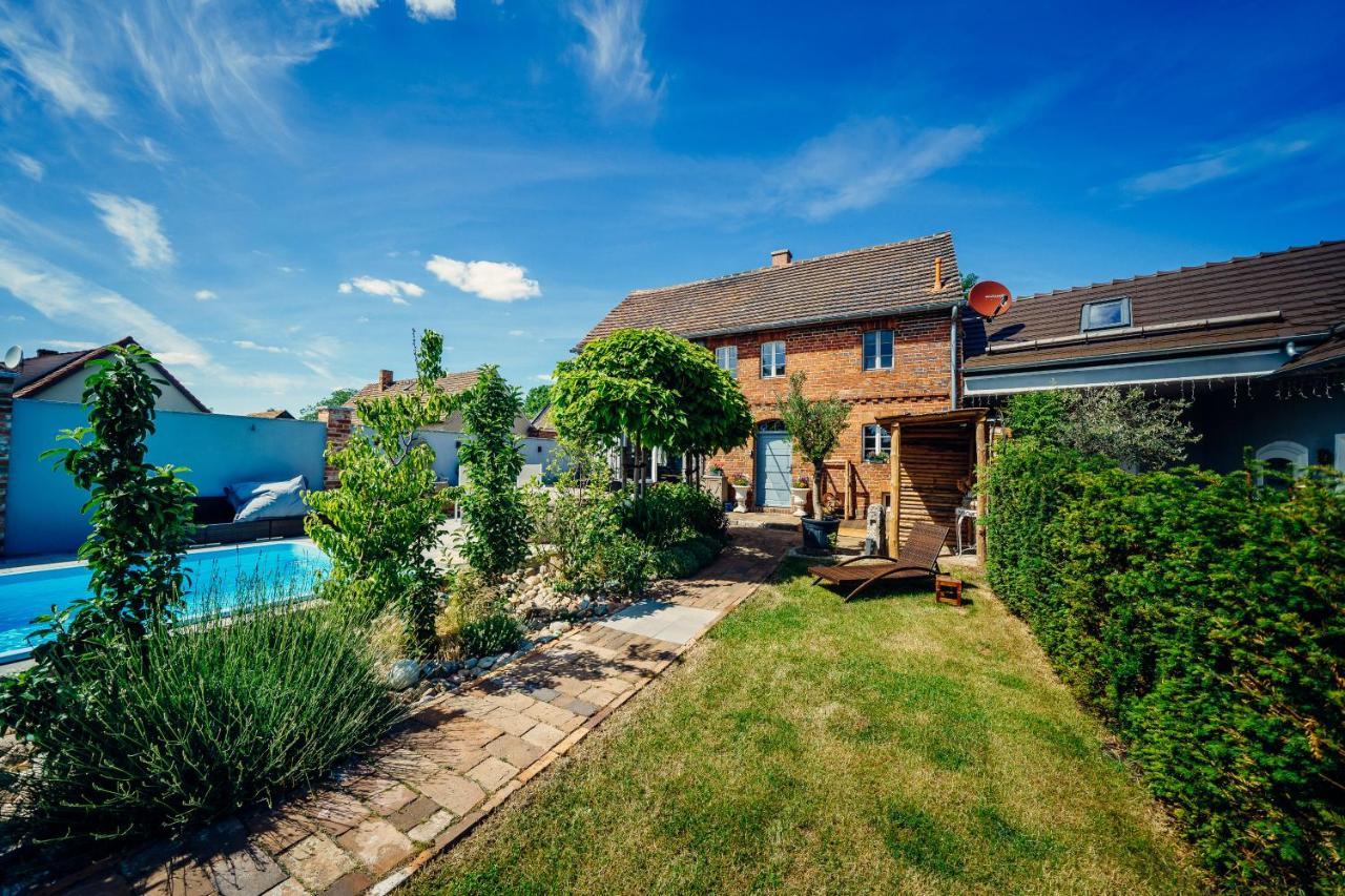 Alte Schmiede Mit Sauna, Pool Und Whirpool Im Aussenbereich Schoenstes Ferienhaus Der Lausitz Elsterheide Exteriér fotografie