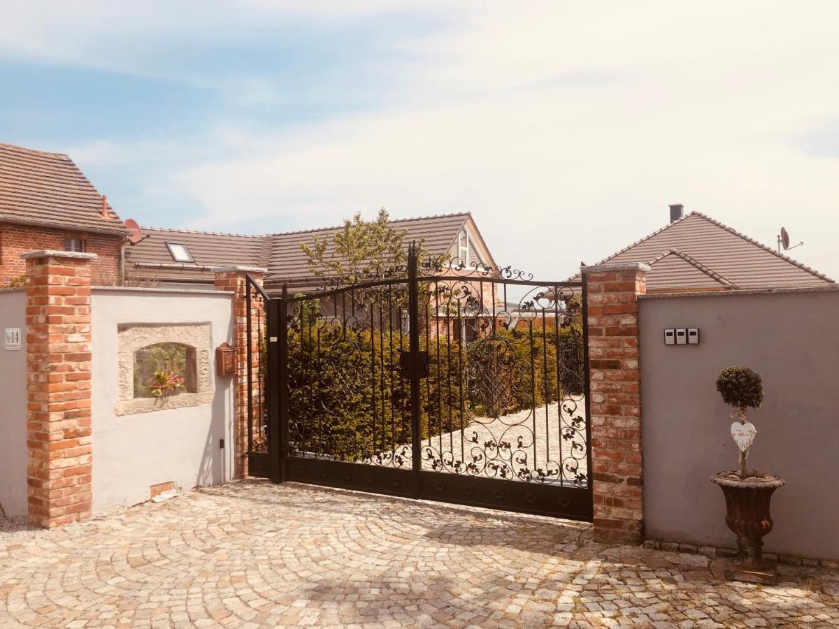 Alte Schmiede Mit Sauna, Pool Und Whirpool Im Aussenbereich Schoenstes Ferienhaus Der Lausitz Elsterheide Exteriér fotografie